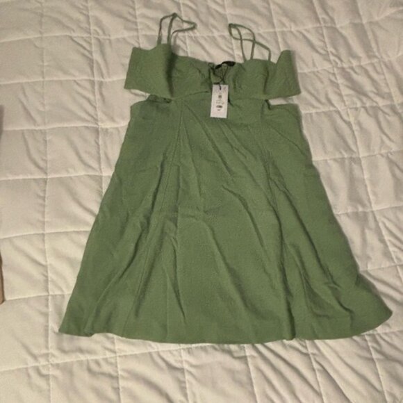 NWT Dynamite Green Cut Out Flare Mini Dress - Picture 3 of 3